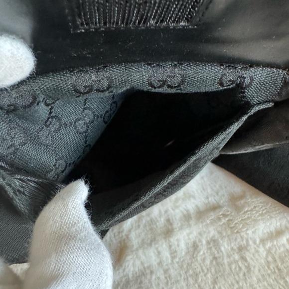 100% Authentic Gucci Waist bag. - Picture 12 of 15